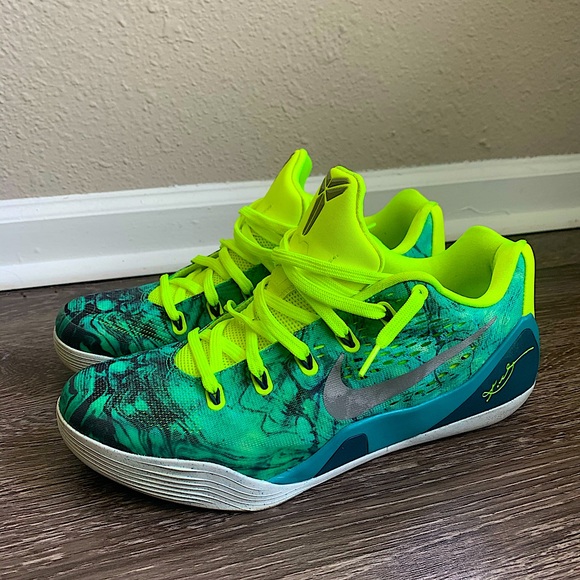 Kobe Easter Size 10 - Picture 4 of 5